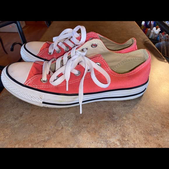 Low Rise Pink Converse Size 7 - Picture 2 of 4